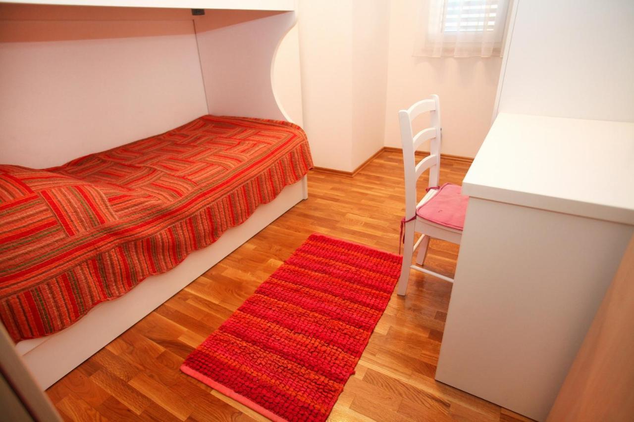 Apartments Nakir Слатине Стая снимка
