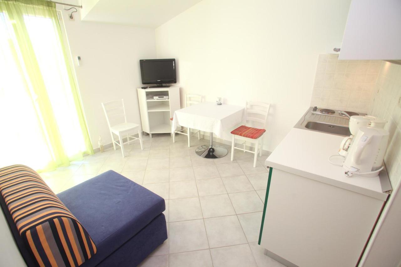 Apartments Nakir Слатине Стая снимка