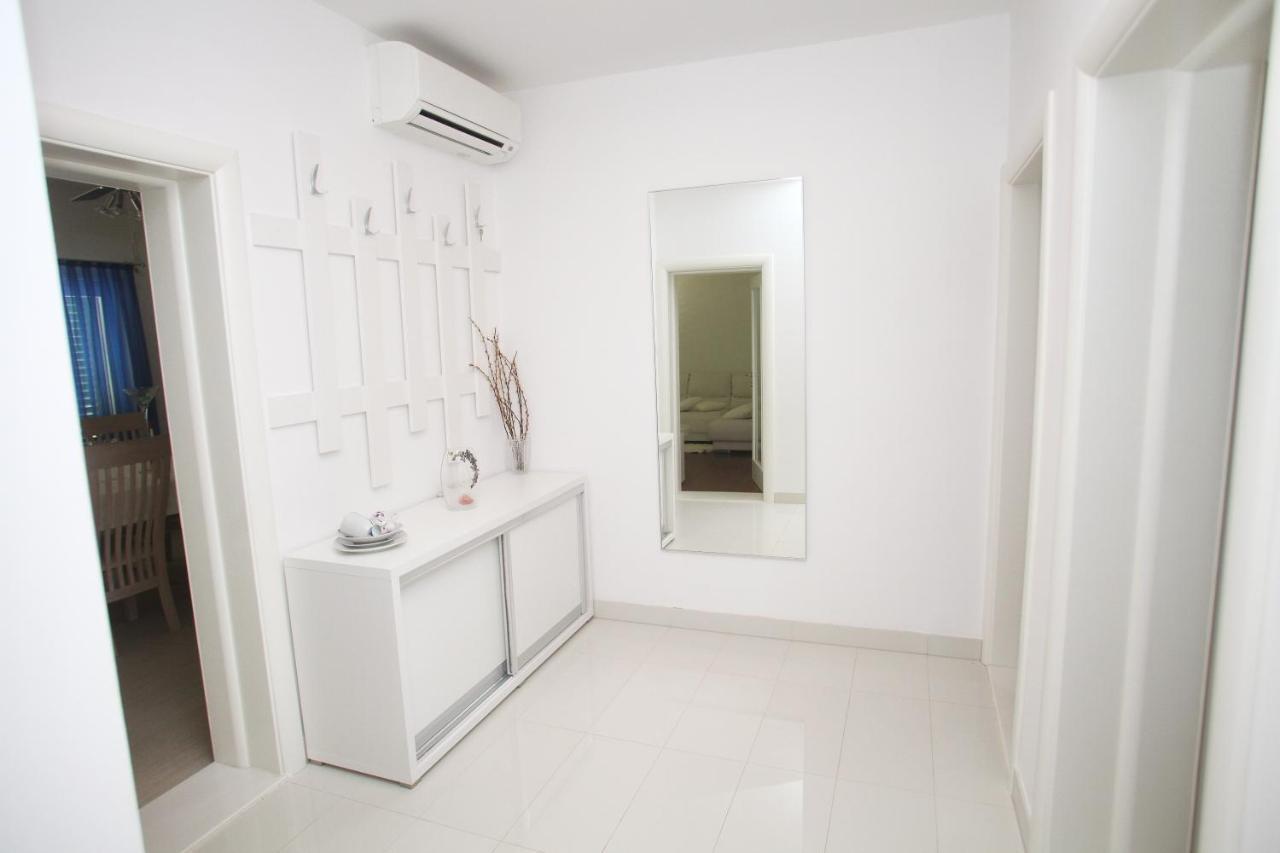 Apartments Nakir Слатине Стая снимка