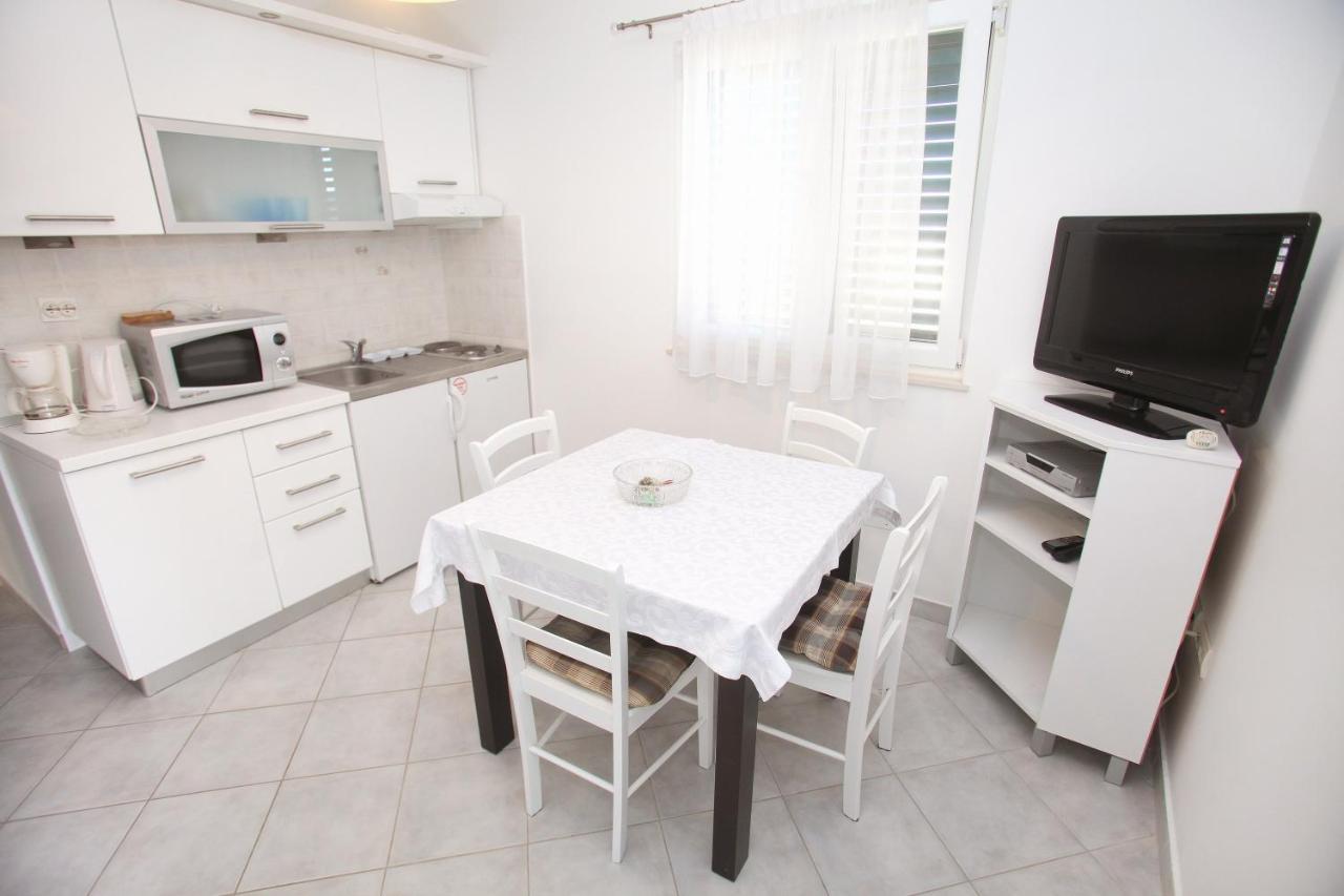 Apartments Nakir Слатине Стая снимка