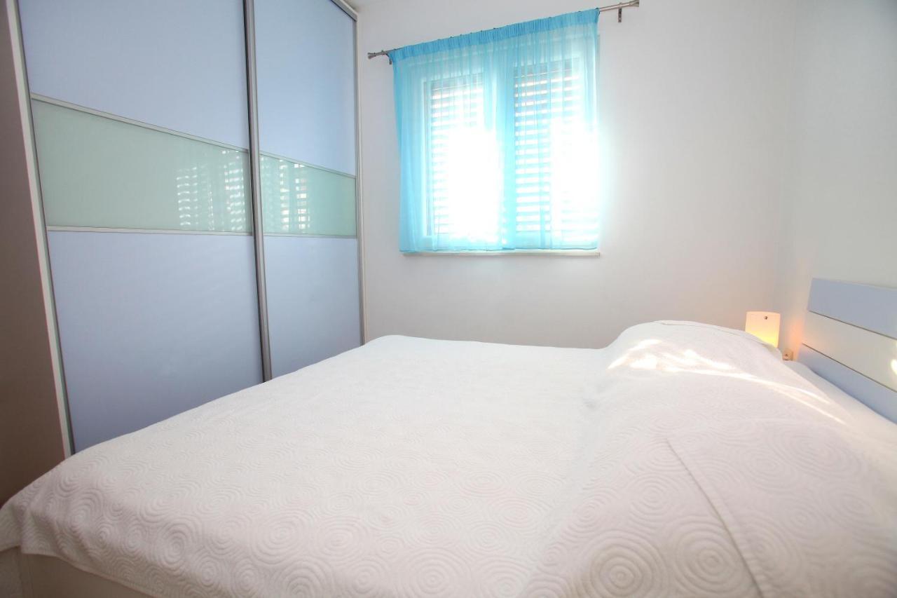 Apartments Nakir Слатине Стая снимка