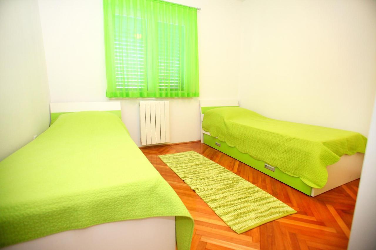 Apartments Nakir Слатине Стая снимка
