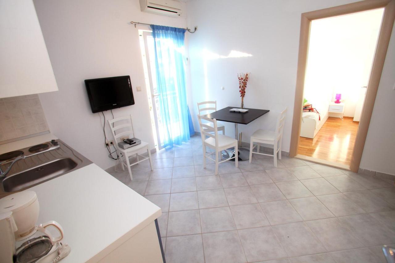 Apartments Nakir Слатине Стая снимка