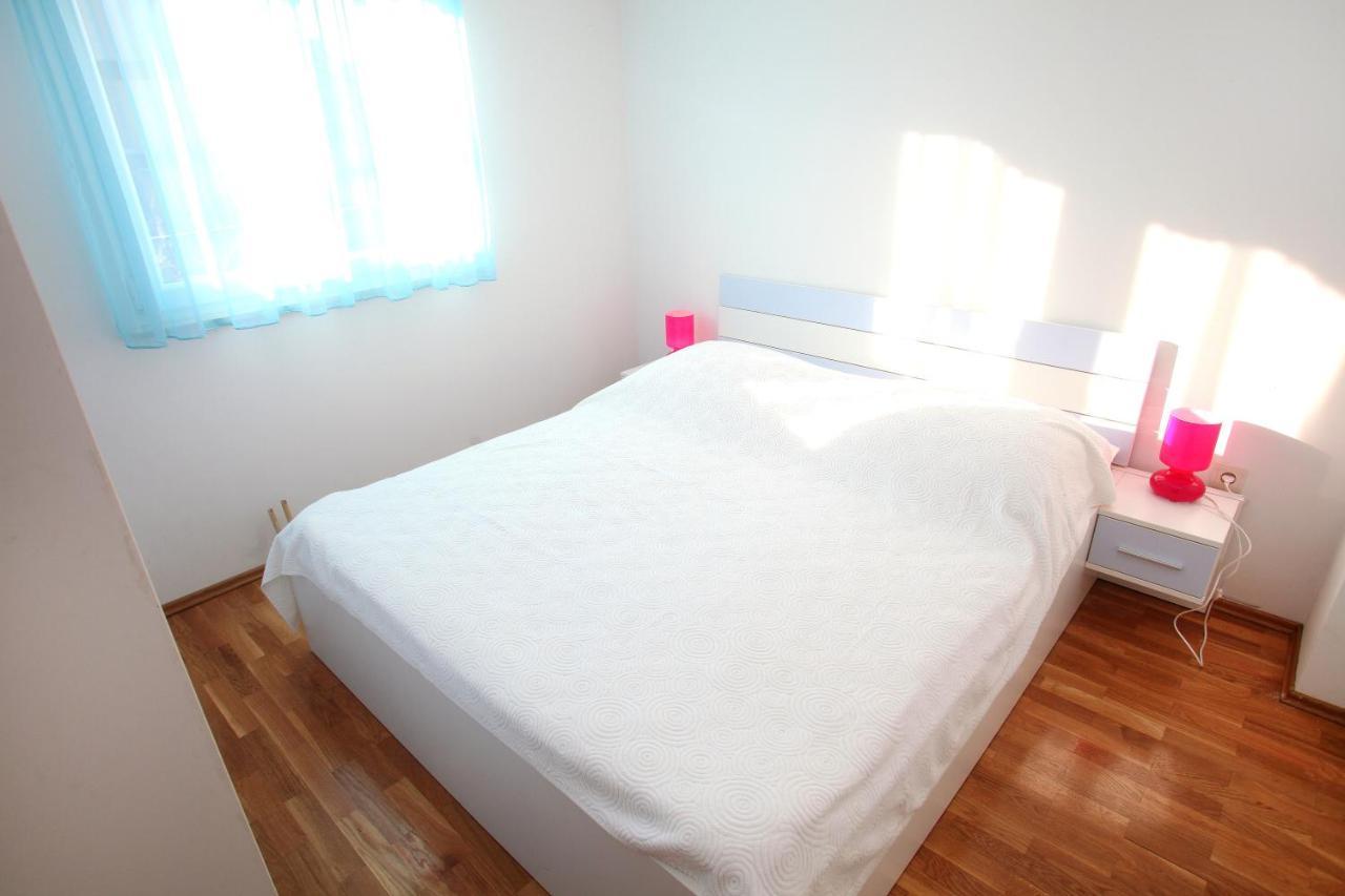 Apartments Nakir Слатине Стая снимка